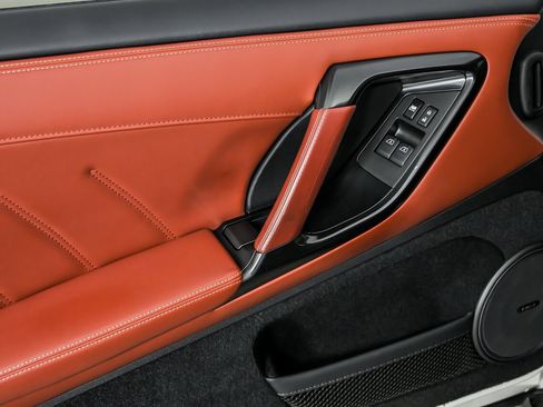 Used 2019 Nissan GT-R Premium w/ Premium Interior Package image 20