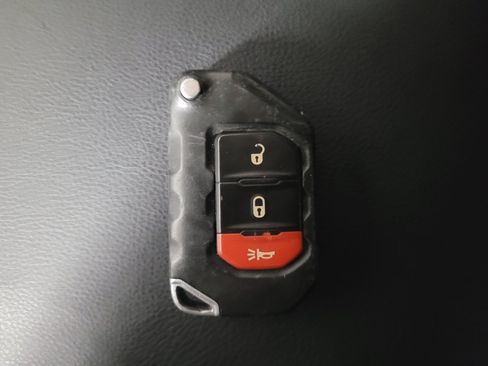 Used 2019 Jeep Wrangler Unlimited Sport S AWD/4WD image 32