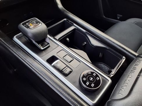 Certified 2024 Nissan Pathfinder SV image 9