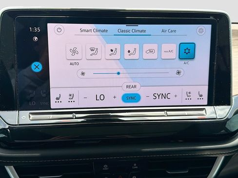 Used 2024 Volkswagen Atlas SEL Premium R-Line AWD/4WD image 36