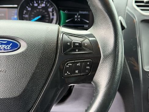 Used 2019 Ford Explorer XLT w/ Equipment Group 202A AWD/4WD image 15