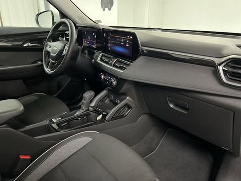 Certified 2025 Chevrolet TrailBlazer LT image 27