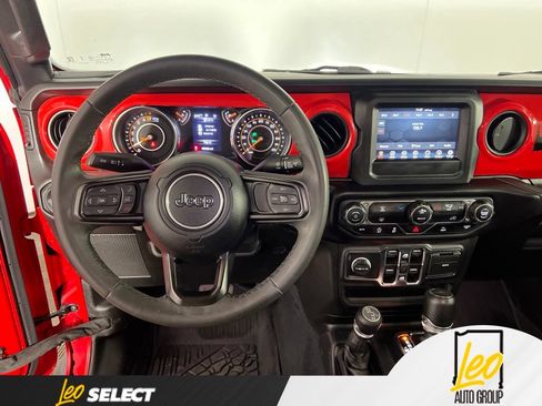 Used 2023 Jeep Gladiator Sport AWD/4WD image 18