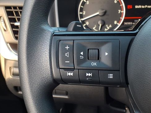 Used 2023 Nissan Rogue SV image 25