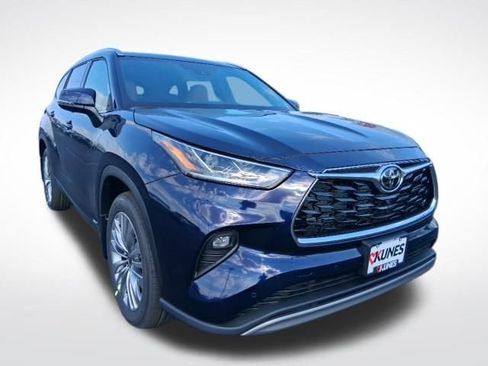 New 2026 Toyota Highlander Platinum AWD/4WD image 2