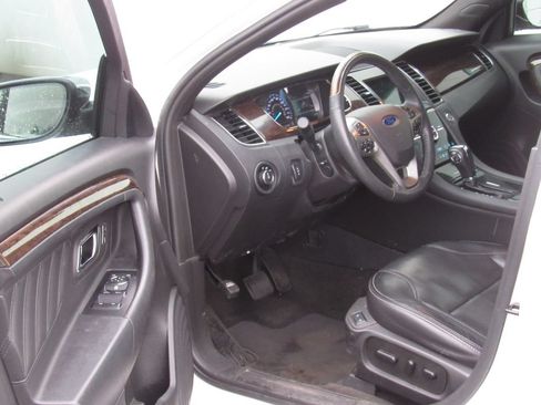 Used 2018 Ford Taurus Limited AWD/4WD image 9