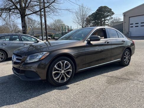 Used 2016 Mercedes-Benz C 300 4MATIC Sedan image 4