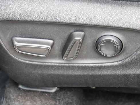 Certified 2024 Toyota Highlander XLE FWD image 22