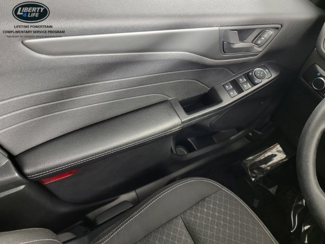 Used 2025 Ford Escape Active AWD/4WD image 31