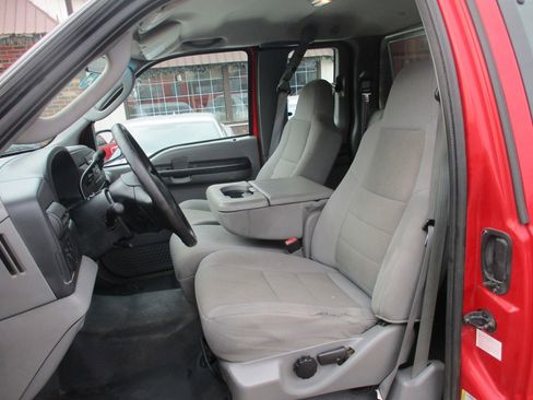 Used 2005 Ford F250 2WD SuperCab Super Duty image 7