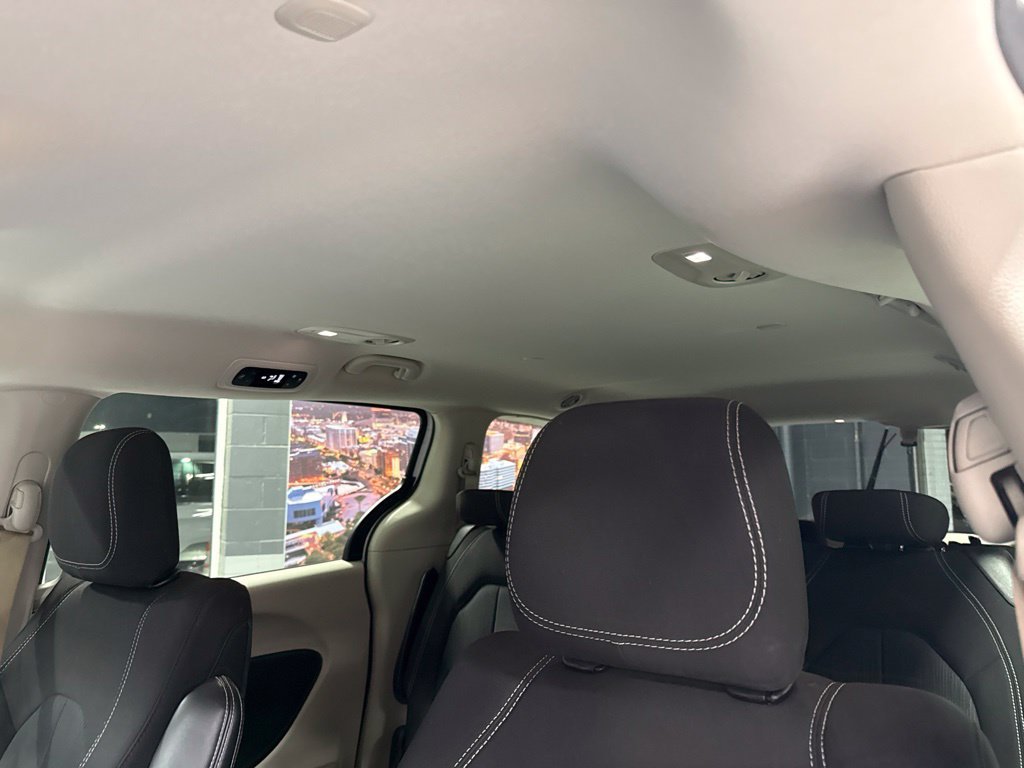 Used 2022 Chrysler Voyager LX FWD image 22