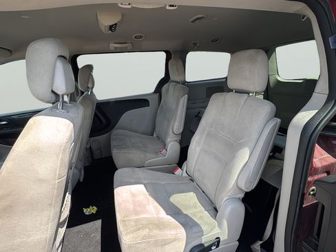 Used 2014 Dodge Grand Caravan SXT FWD image 32