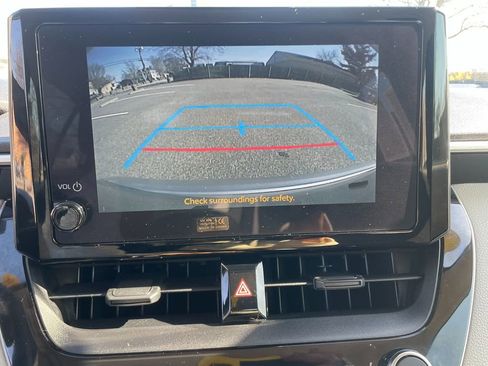 Used 2024 Toyota Corolla LE FWD image 22