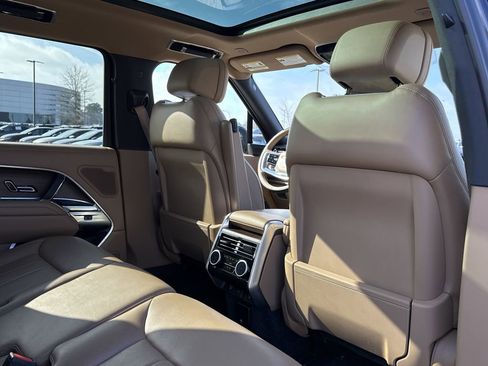Used 2023 Land Rover Range Rover SE image 15