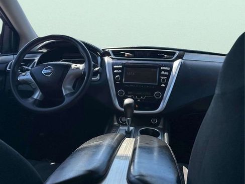 Used 2017 Nissan Murano S image 10