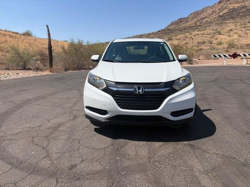 Used 2016 Honda HR-V LX image 2