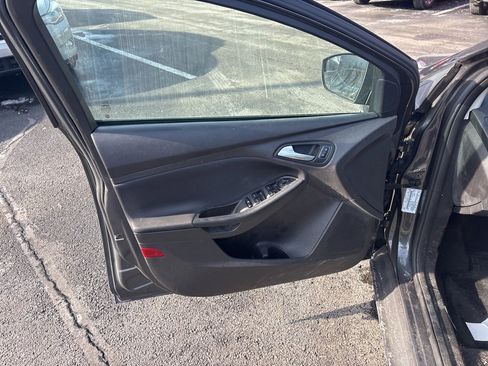 Used 2018 Ford Focus SE image 15