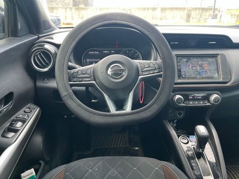 Used 2018 Nissan Kicks SR w/ Exterior Package FWD image 25