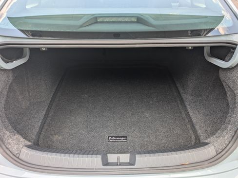Used 2026 Volkswagen Jetta SE FWD image 19