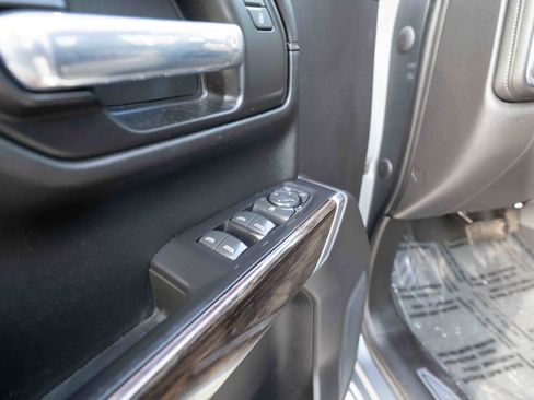 Used 2021 GMC Sierra 1500 SLE image 7