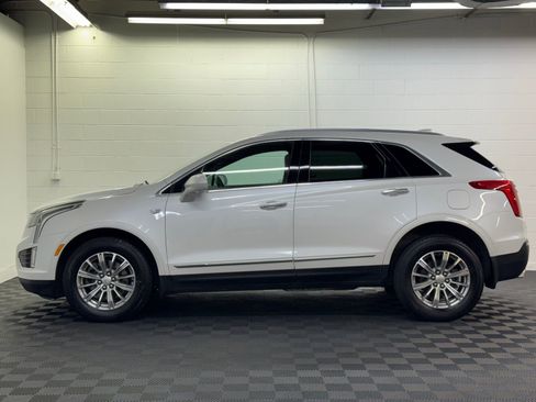 Used 2017 Cadillac XT5 Luxury w/ Driver Awareness Package image 3