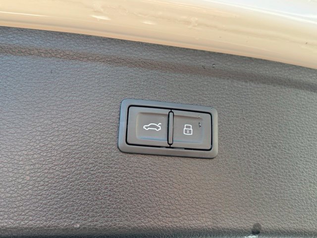 Used 2023 Audi Q5 Premium w/ Convenience Package AWD/4WD image 12