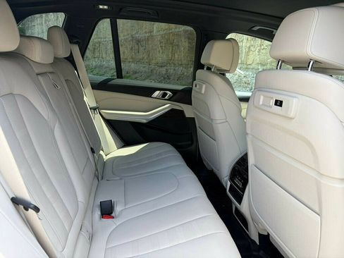 Used 2021 BMW X5 xDrive40i w/ Premium Package 3 AWD/4WD image 16
