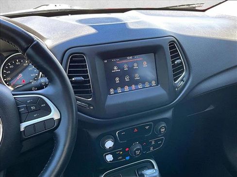 Used 2018 Jeep Compass Latitude w/ Popular Equipment Group image 8