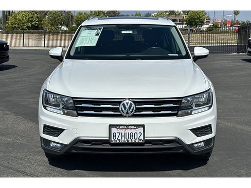Used 2018 Volkswagen Tiguan SEL AWD/4WD image 9