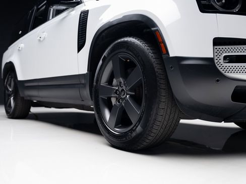 Used 2023 Land Rover Defender 130 SE image 82