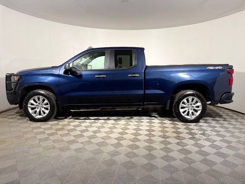 Used 2020 Chevrolet Silverado 1500 Custom w/ Custom Value Package AWD/4WD image 3