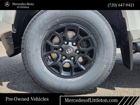 Used 2022 Toyota Tacoma SR5 w/ Technology Package AWD/4WD image 10