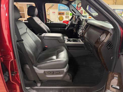 Used 2015 Ford F250 Platinum w/ Platinum Package AWD/4WD image 22