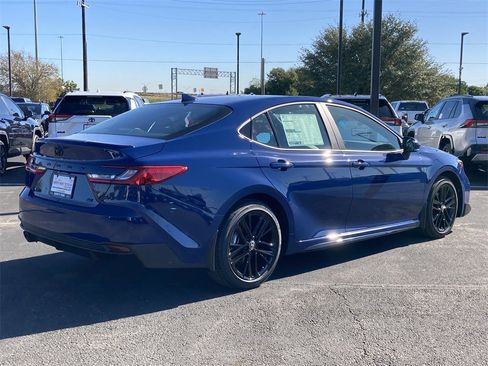 New 2026 Toyota Camry SE image 7