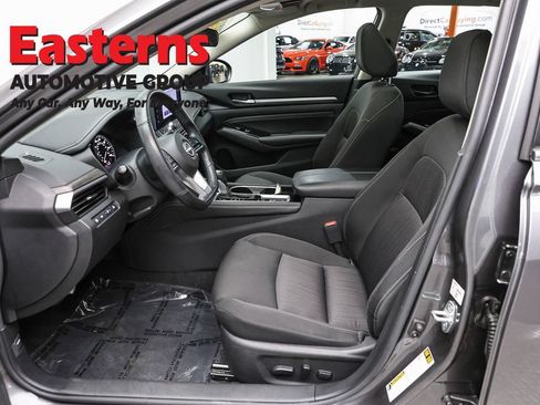 Used 2023 Nissan Altima 2.5 SV w/ SV Premium Package AWD/4WD image 14