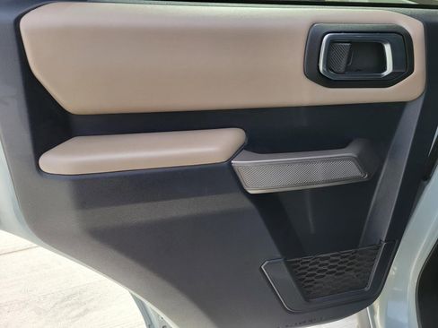 Used 2023 Ford Bronco Wildtrak image 10