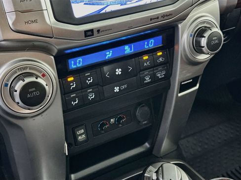 Used 2018 Toyota 4Runner Limited AWD/4WD image 17