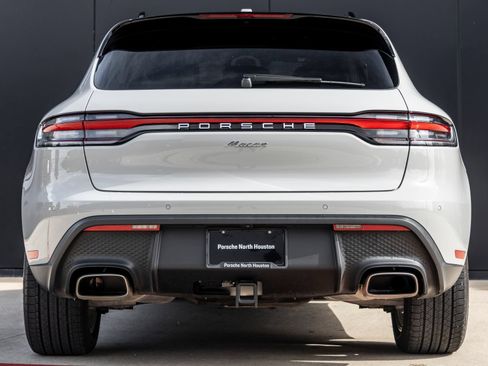 Certified 2025 Porsche Macan AWD/4WD image 10