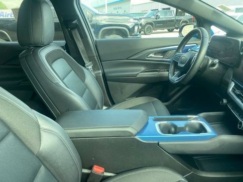Used 2025 Chevrolet Equinox EV LT w/ Convenience Package FWD image 6