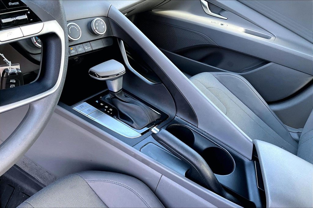 Certified 2023 Hyundai Elantra SE FWD image 10