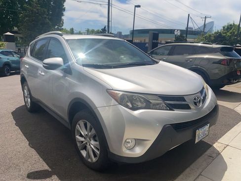 Used 2014 Toyota RAV4 Limited w/ Technology Package AWD/4WD image 37