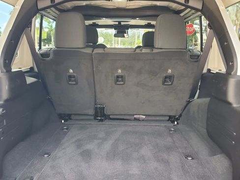 Used 2024 Jeep Wrangler Unlimited Sport AWD/4WD image 8