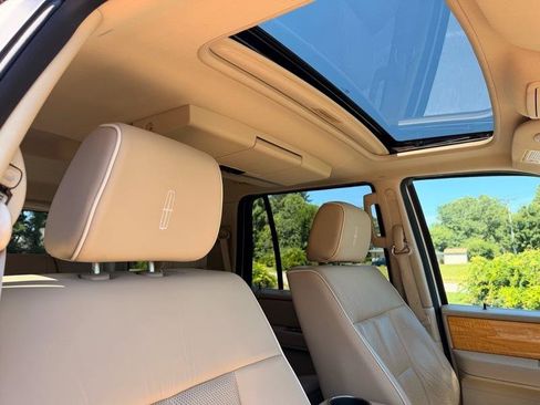 Used 2007 Lincoln Navigator 4WD image 12