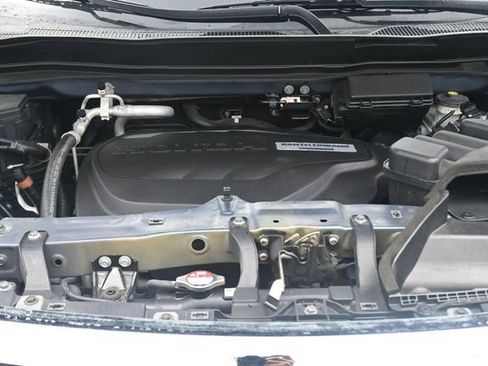 Used 2017 Honda Pilot Touring image 23