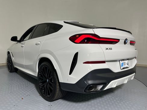 New 2026 BMW X6 xDrive40i image 3