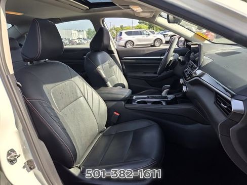 Used 2024 Nissan Altima 2.5 SR w/ SR Premium Package FWD image 18
