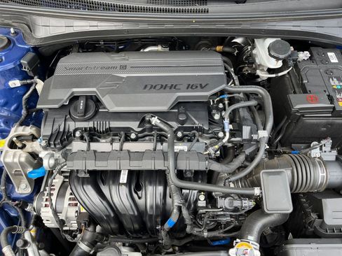 Used 2025 Hyundai Elantra SEL image 30