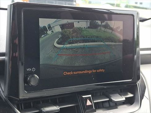 Certified 2023 Toyota Corolla Cross LE w/ Moonroof Package AWD/4WD image 16