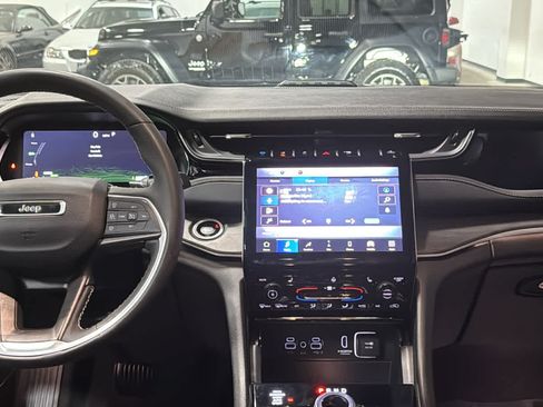Used 2023 Jeep Grand Cherokee 4WD 4xe image 28