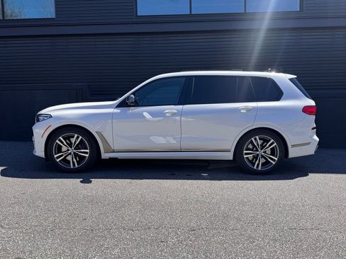 Used 2022 BMW X7 M50i w/ Dynamic Handling Package image 2